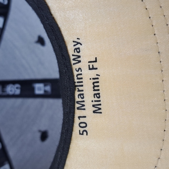 New Era Miami Marlins "305" 59fifty black and gold size 7 fitted baseball hat - Picture 9 of 11